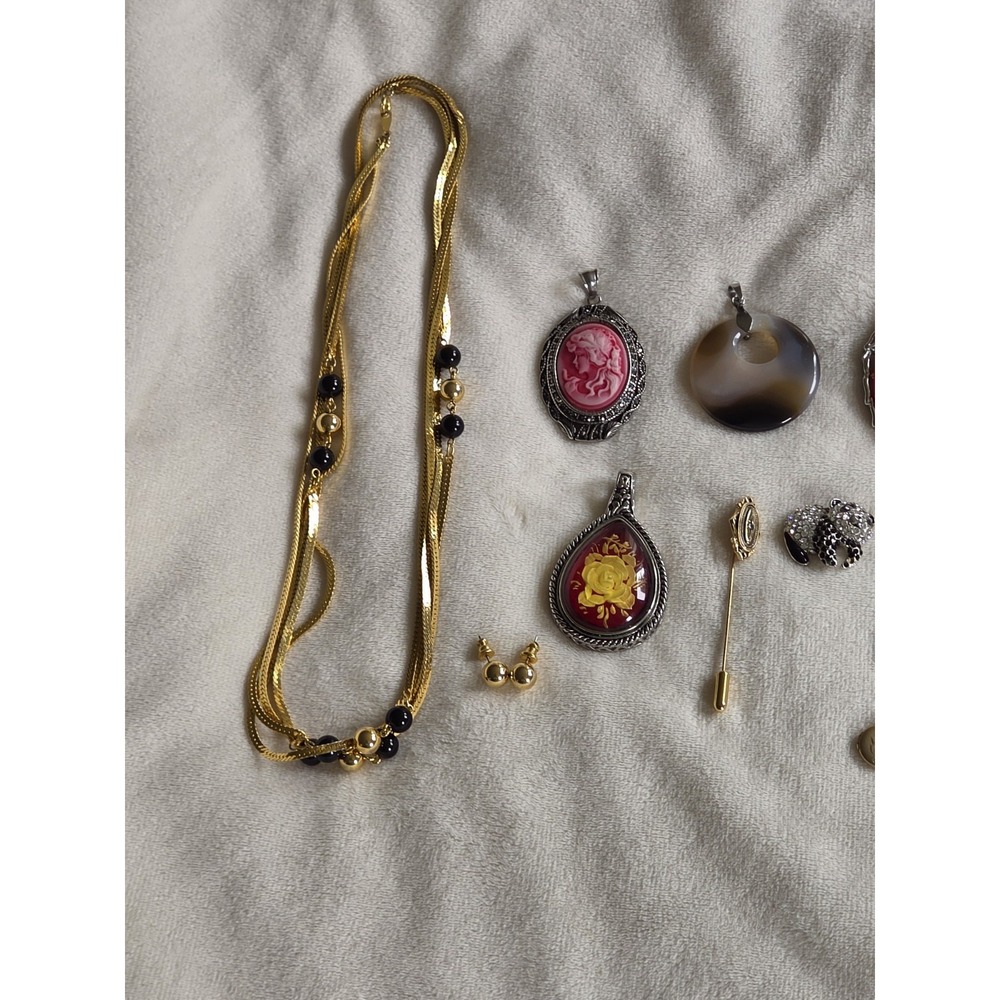 Jewelry Lot - Picture 7 of 9